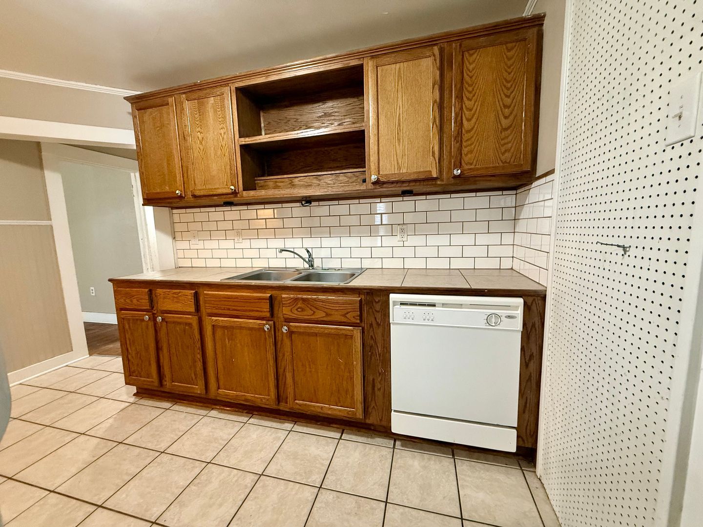 835 Iris St – photo 3
