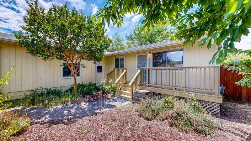 832 S Orchard Ave – photo 1