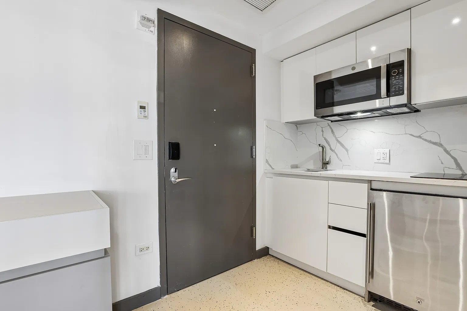 810 Gibson Residences – photo 4
