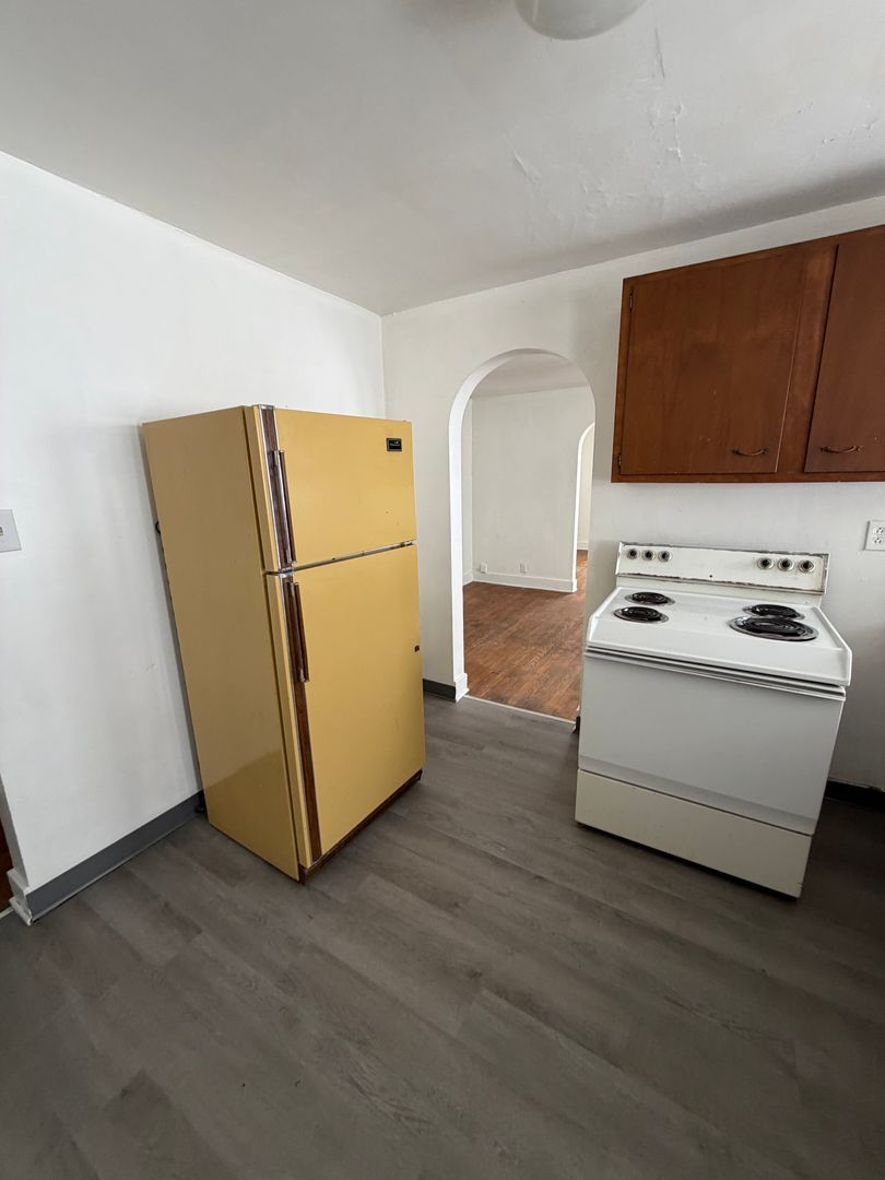 2528 Sunset Blvd unit Apt 1 – photo 3