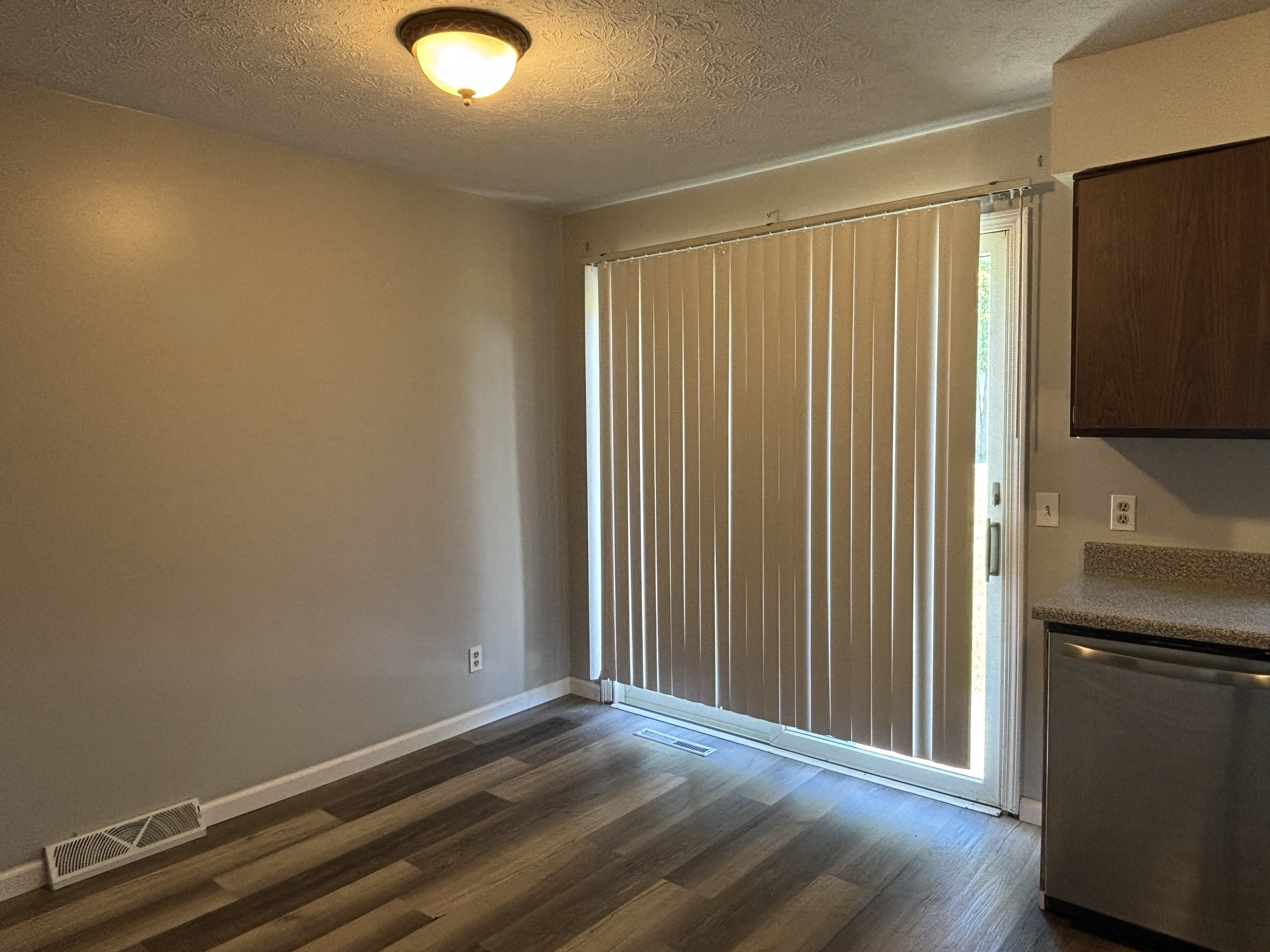601 Lakeview Dr – photo 5