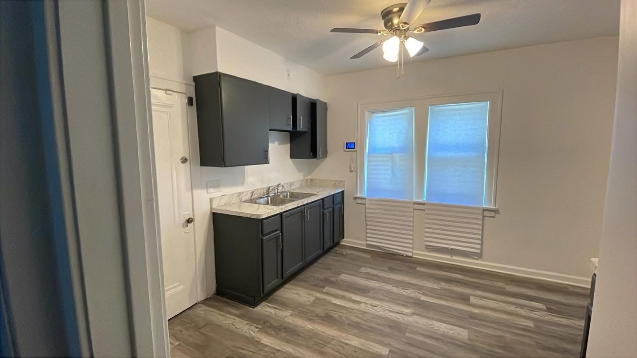 3716 E 153rd St unit 1 – photo 2