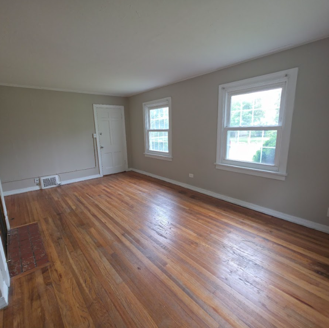 17014 Kenyon Rd unit Down – photo 3