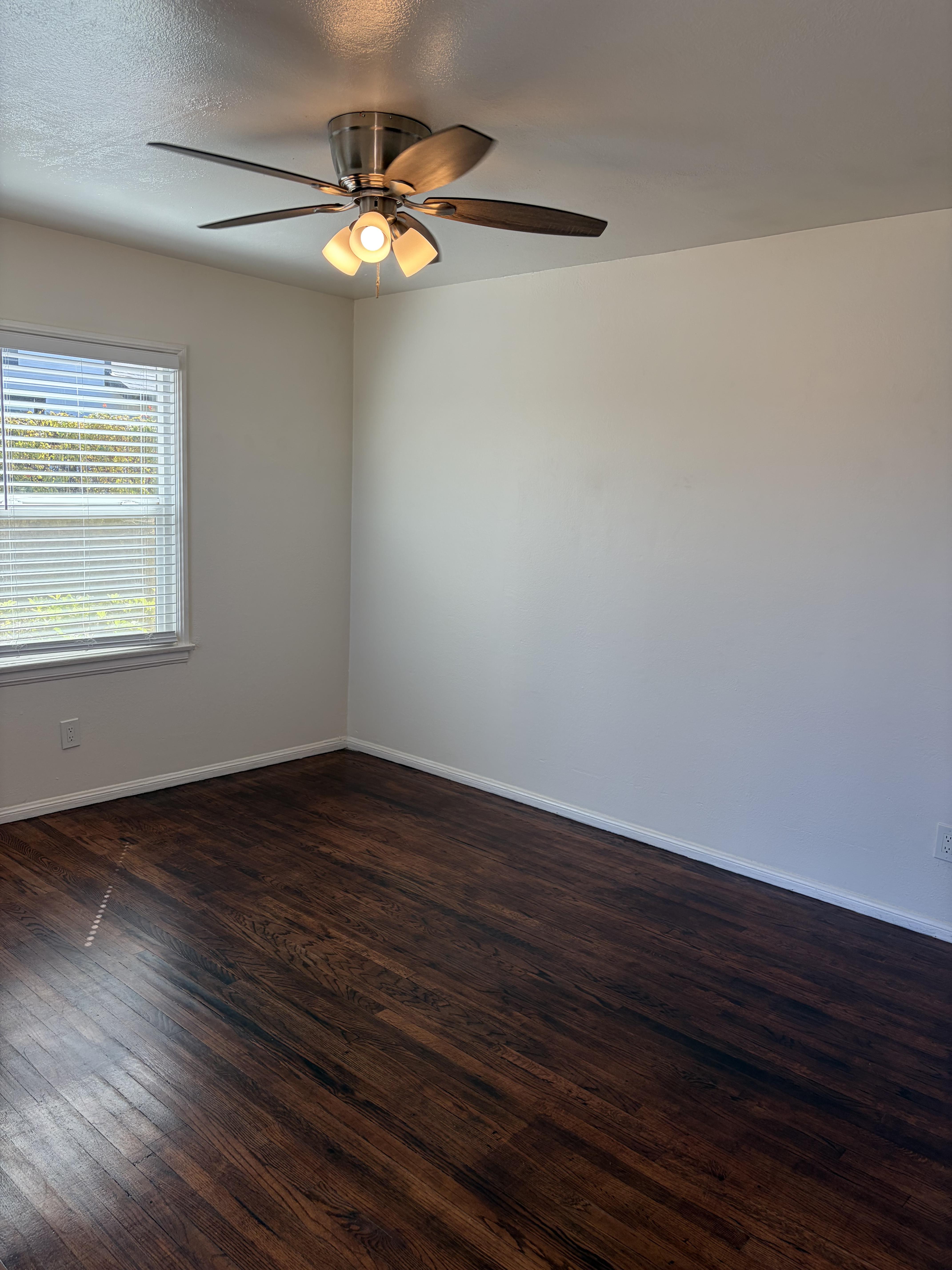 582 Mc Intosh St – photo 3
