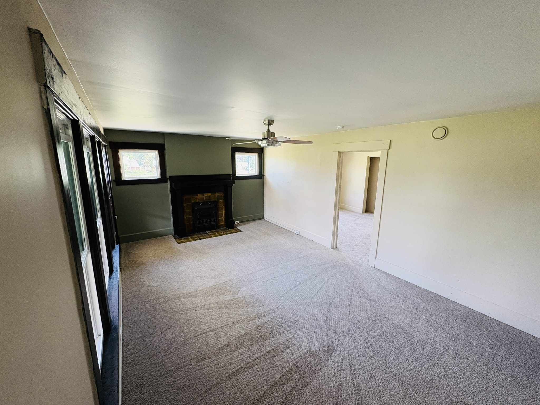 136 Park Ave SW unit 3 – photo 3