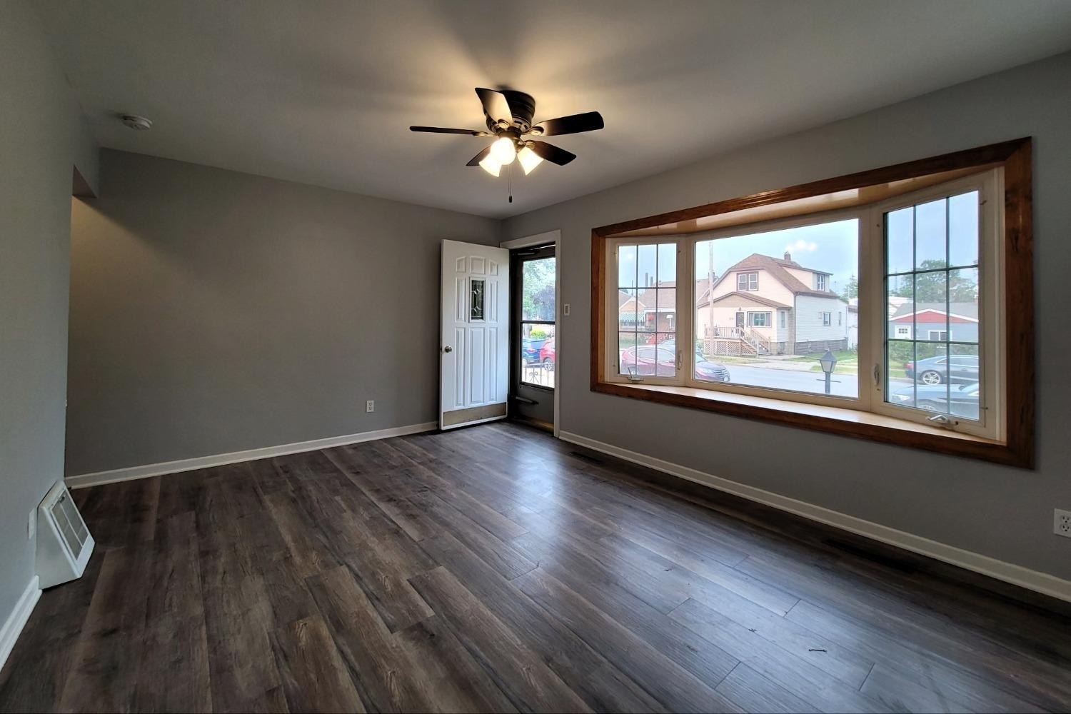 2716 White Oak Ave – photo 3