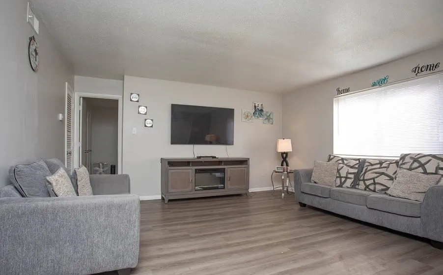 Richmond Hills Apartments – photo 3