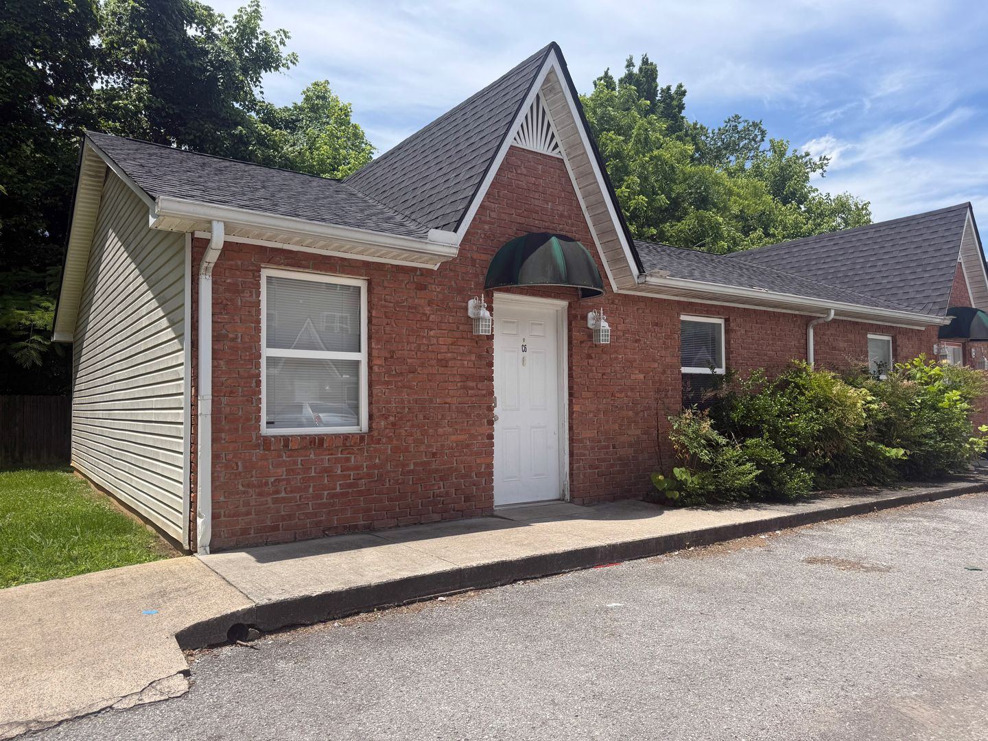 285 E Main St unit 285 E Main St C2 – photo 1