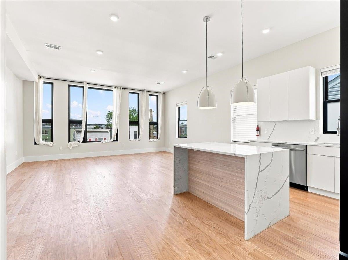 220 Freeman Ave unit 2 – photo 2