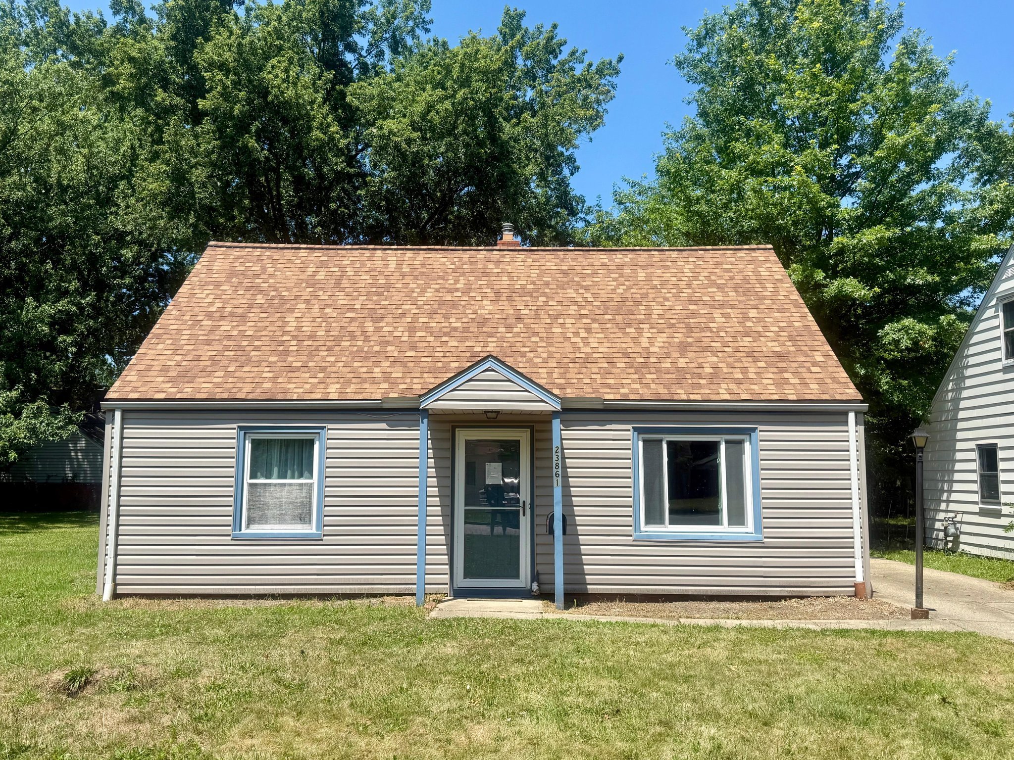 23861 Colbourne Rd – photo 1