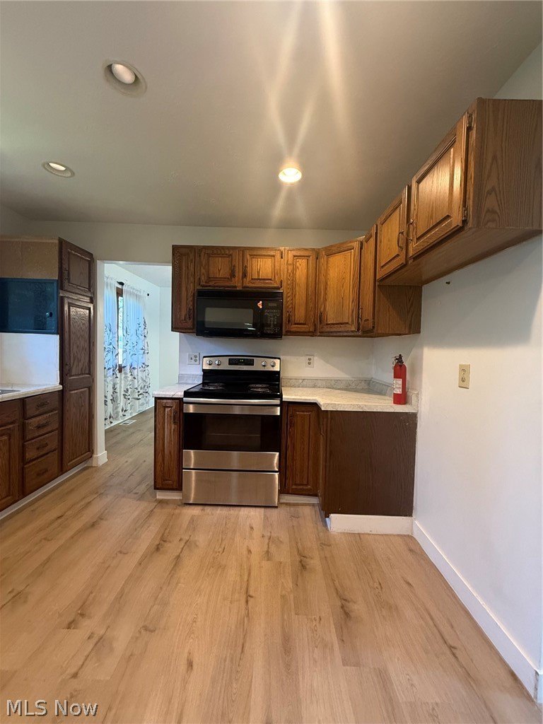 6580 Forest Glen Ave – photo 2