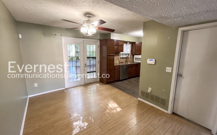 1372 Eastwick Way – photo 4