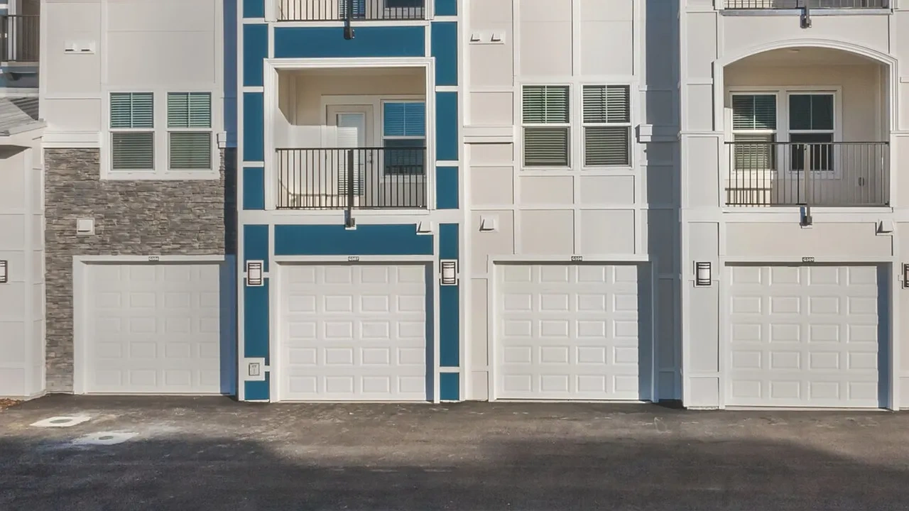 Venice Isles Luxury Apartments – photo 1