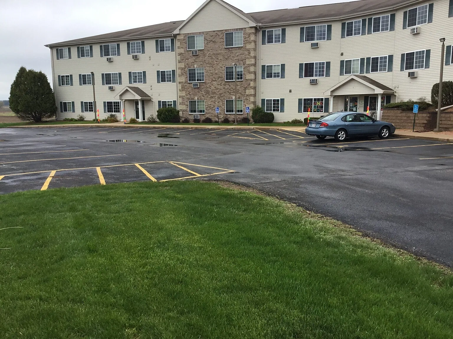 Rosewood Glen Senior Apartments – photo 2
