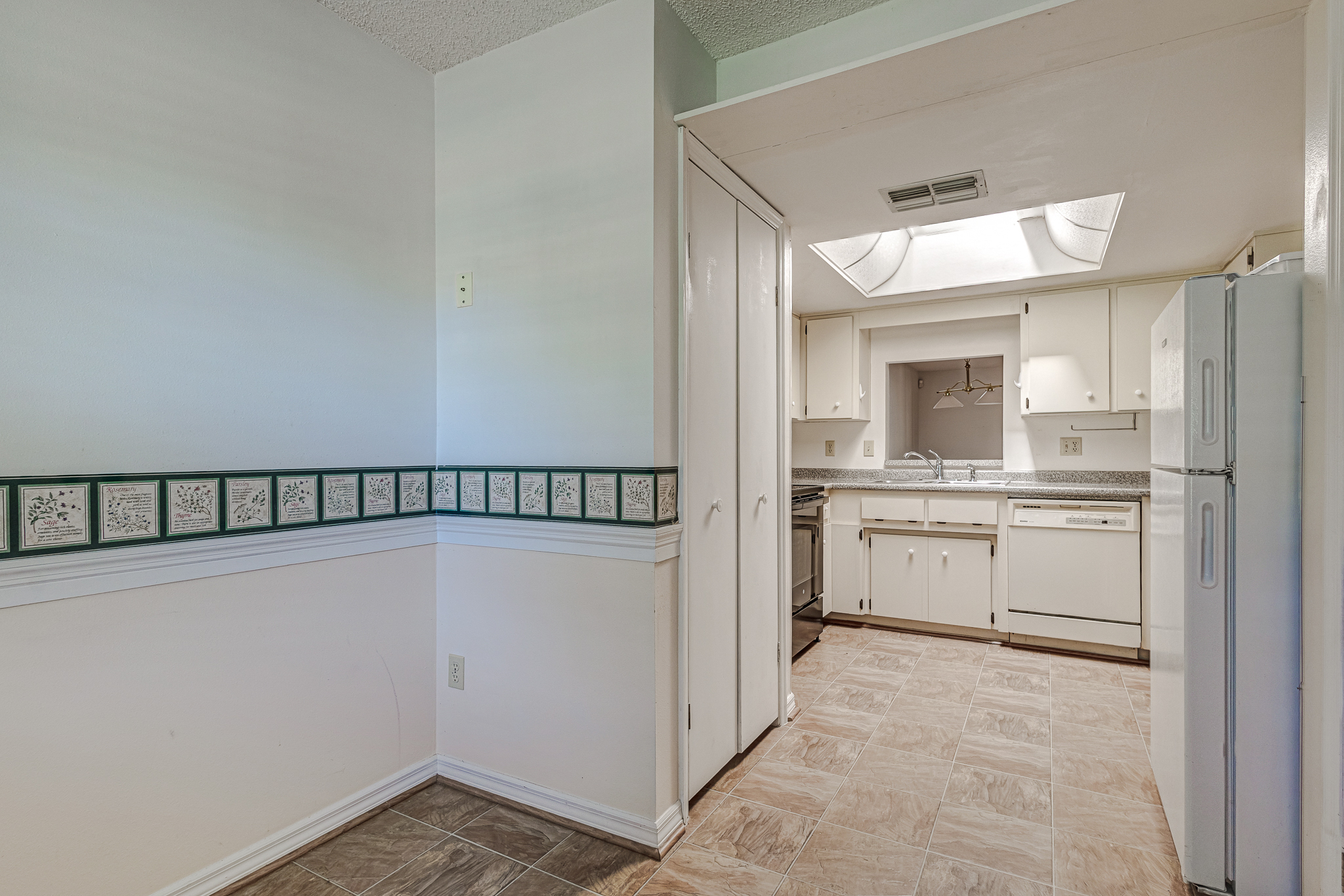 205 N Trout Ave – photo 3