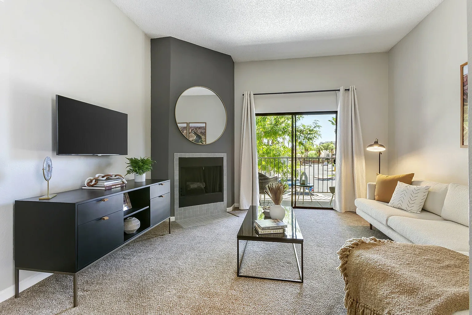 255 North – photo 3