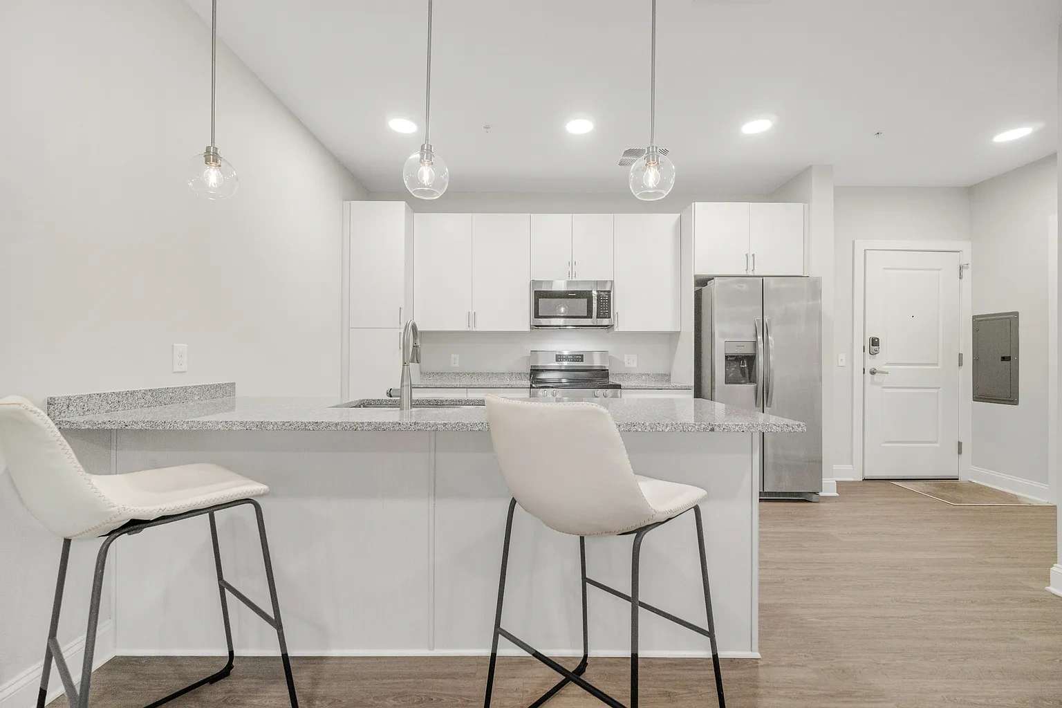 Park Lamont Apartments & Townhomes – photo 3