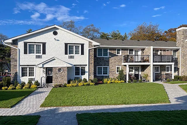 Fairfield Townhouses At Massapequa – photo 2