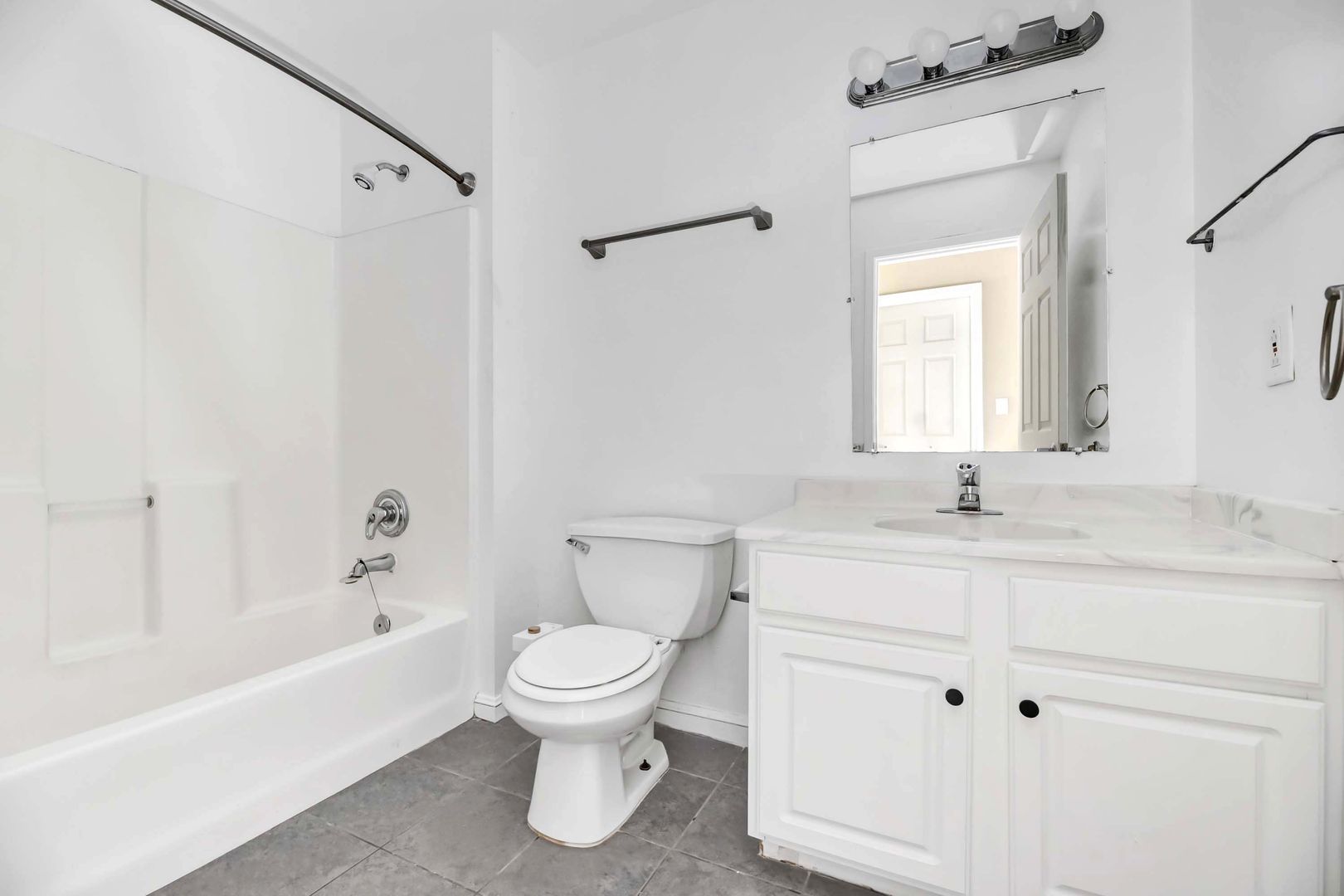 3307 Scranton Rd unit 205 – photo 4