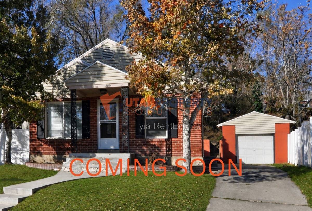 1577 Glen Arbor St – photo 1