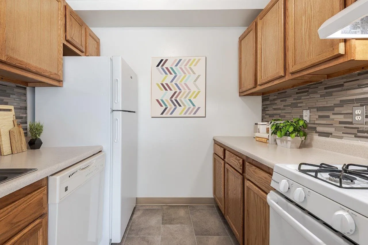 Hillcrest Village Apartment Homes – photo 4