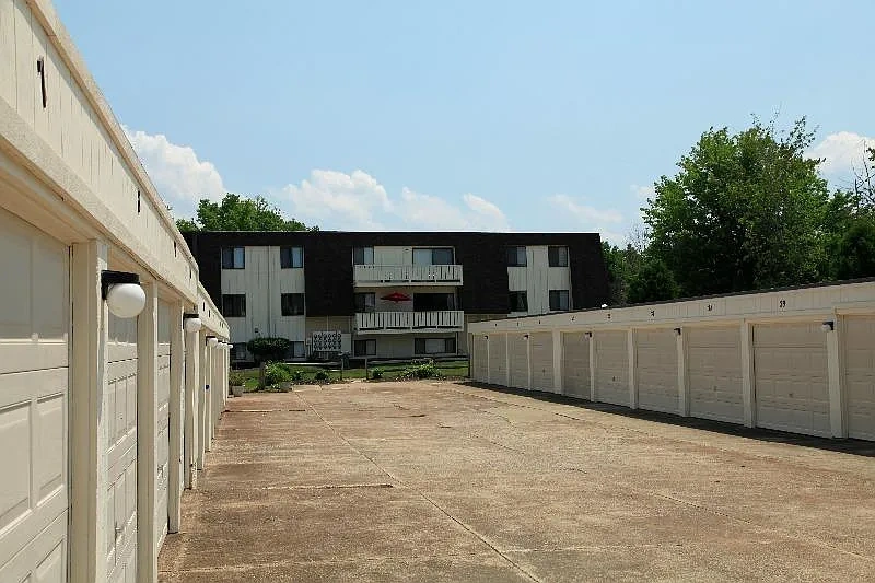 Oak Hills West Apartments – photo 4