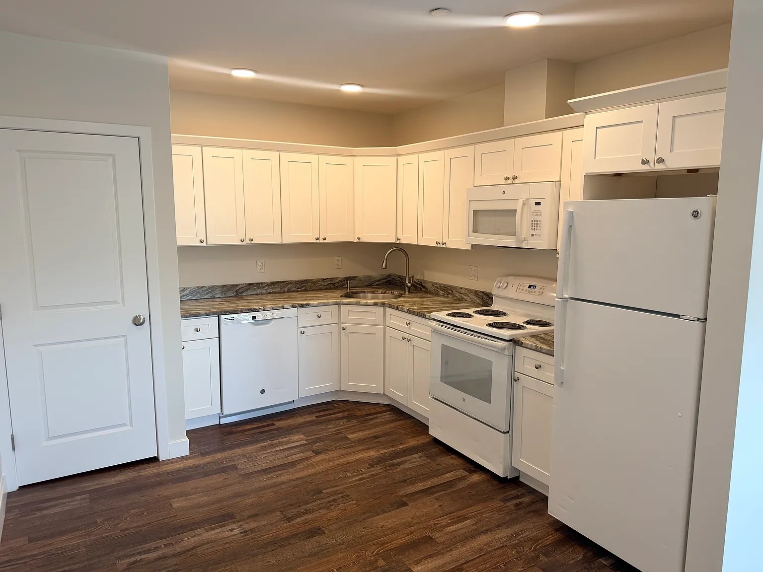 123 Shirley Ave – photo 3