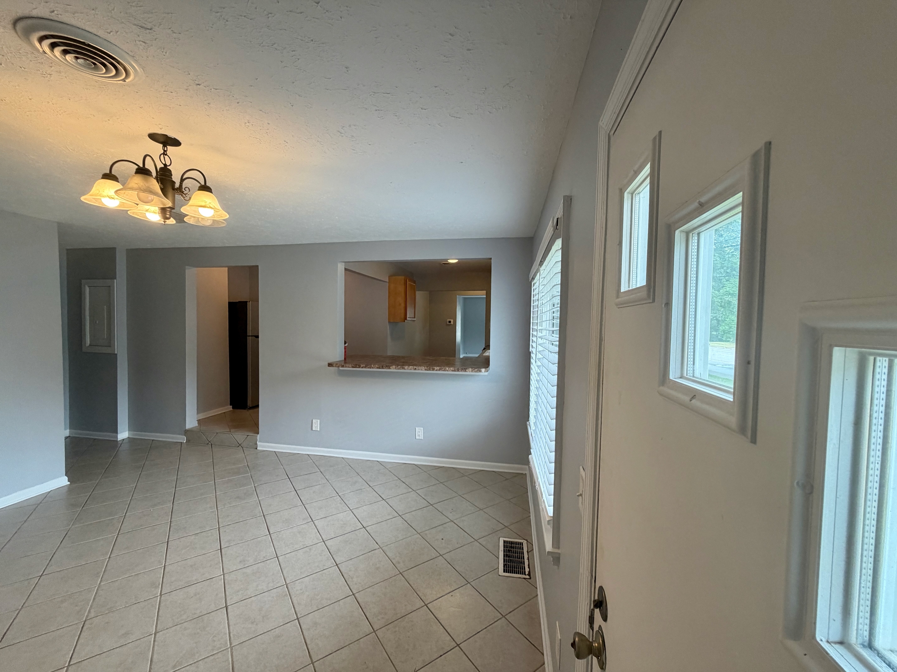 416 W Wenger Rd – photo 2