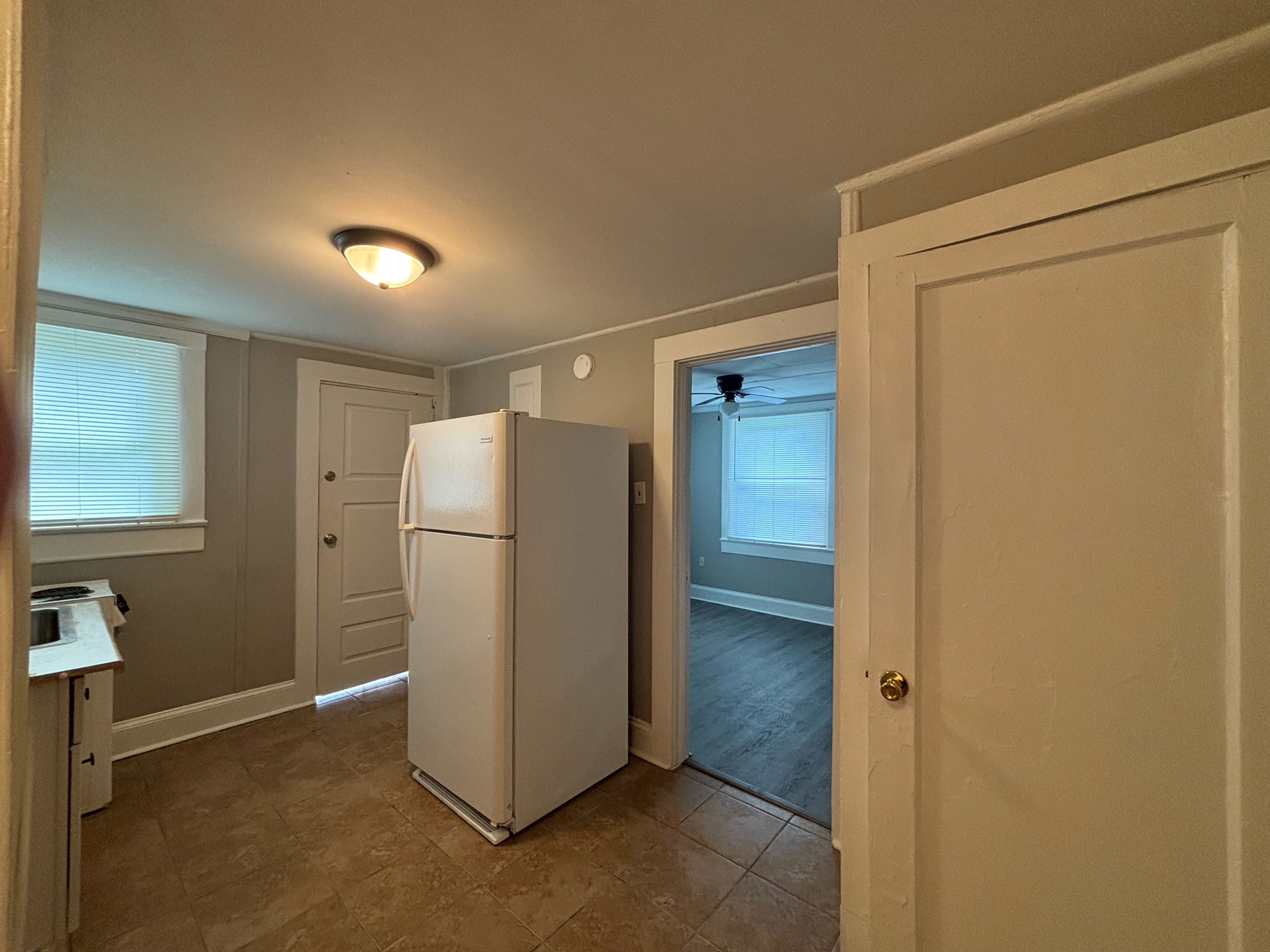 202 1/2 N Virginia Ave – photo 4
