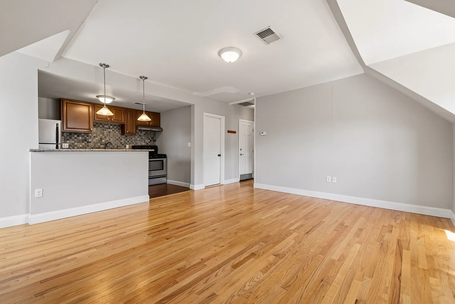 5825 Bartlett – photo 2