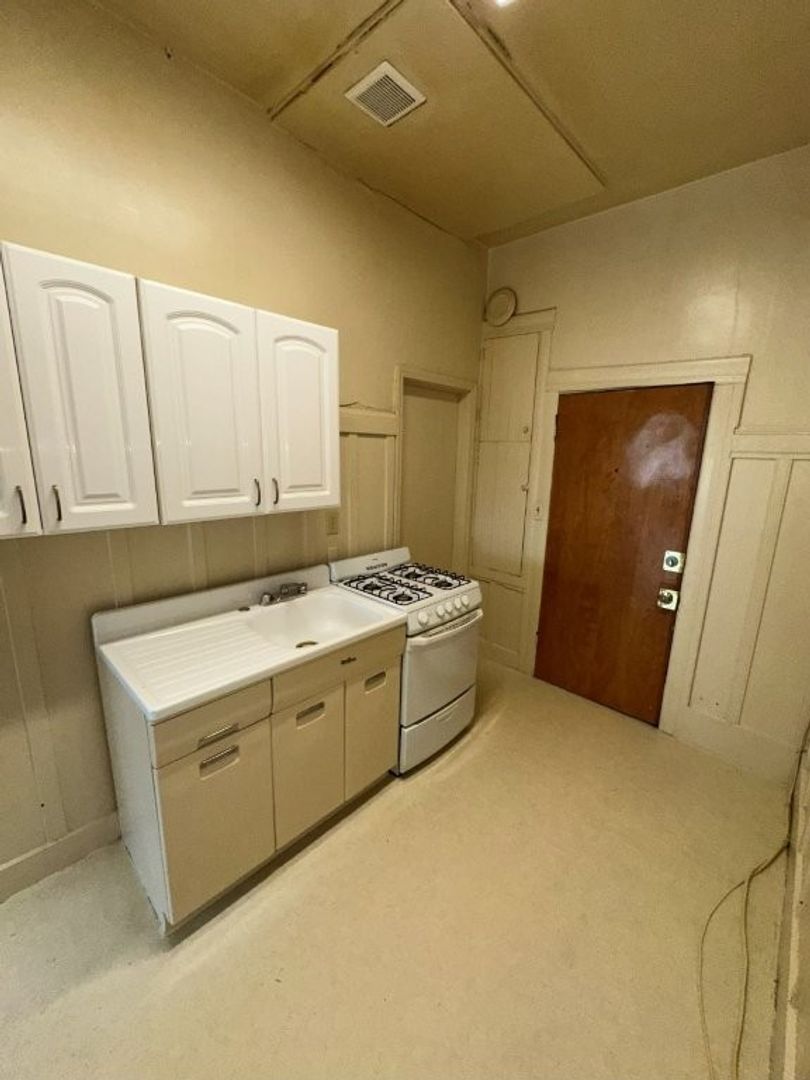 22546 Main St unit #18 – photo 3