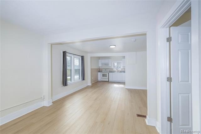 107 W Hayes Ave – photo 4