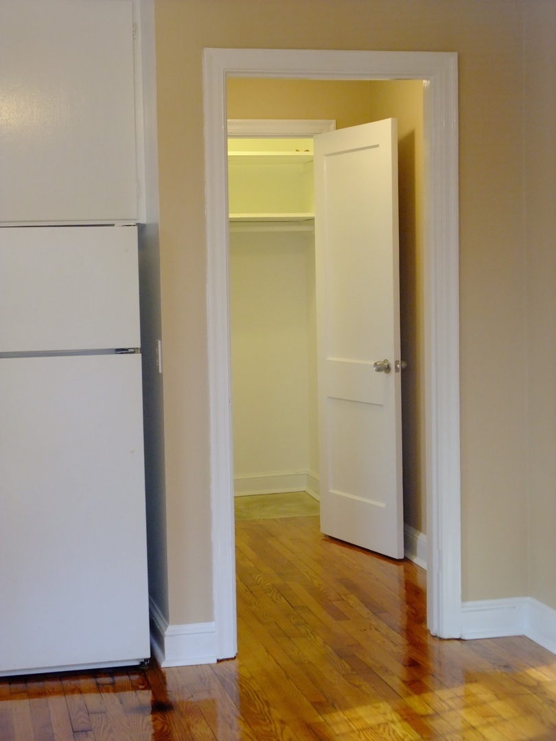 8401 Greenwood Ave unit 1 – photo 4