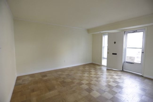 Normandy Hill Apartments – photo 5