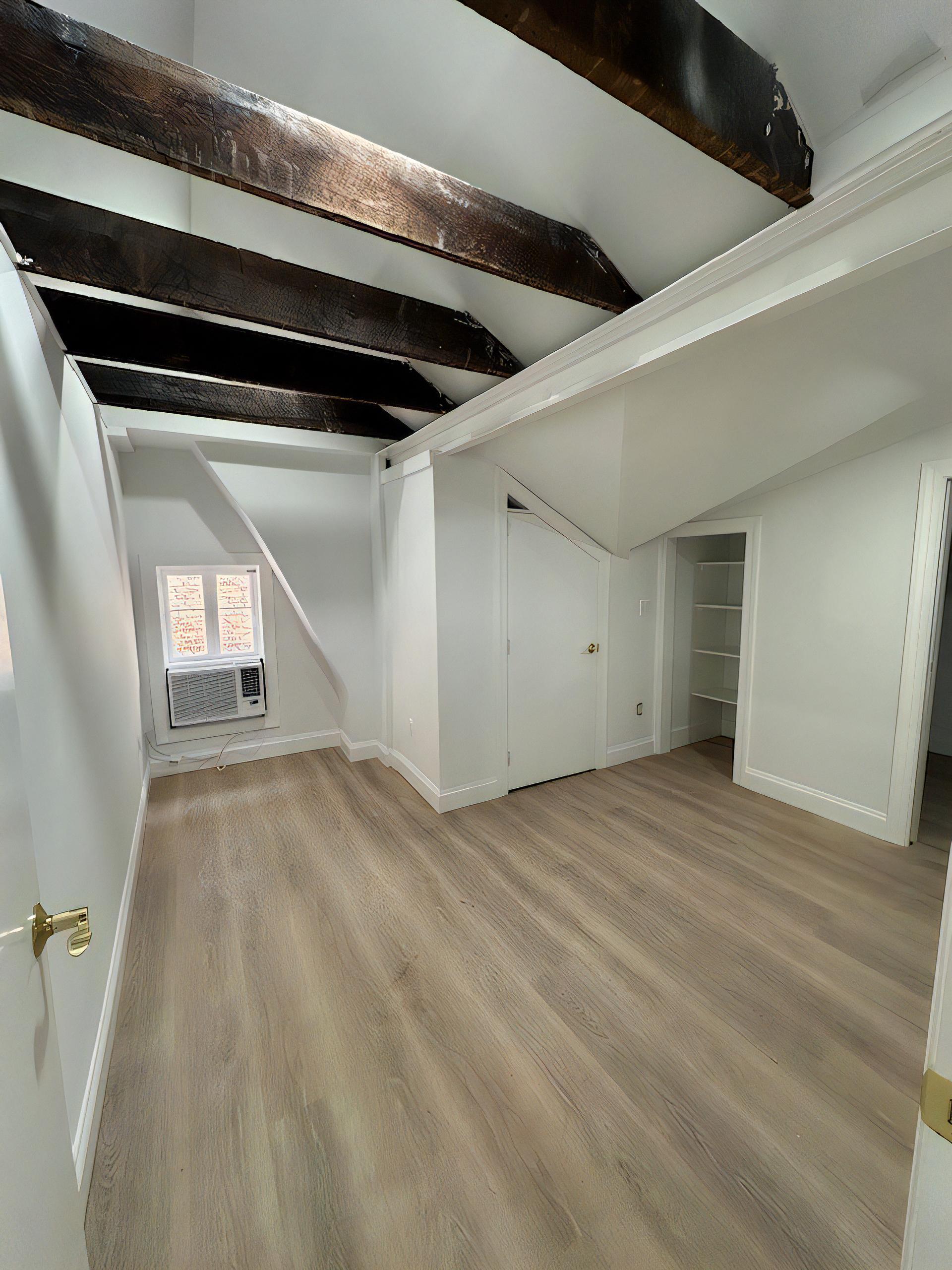 219 Hanover St unit 11 – photo 1