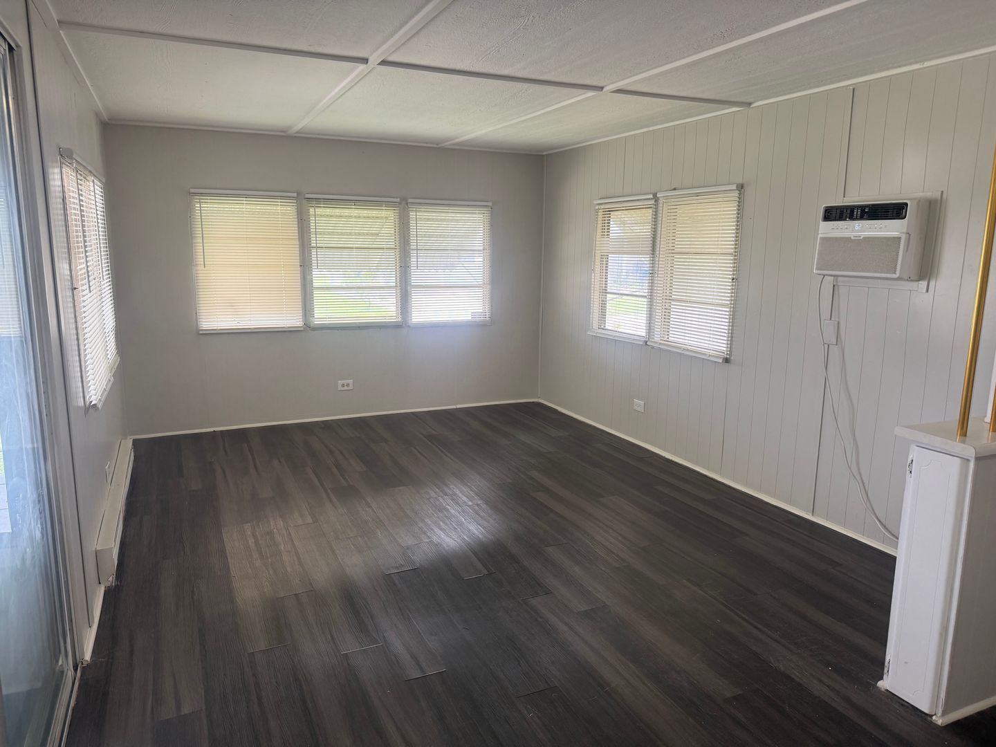 1106 50th Ave Terrace W – photo 2
