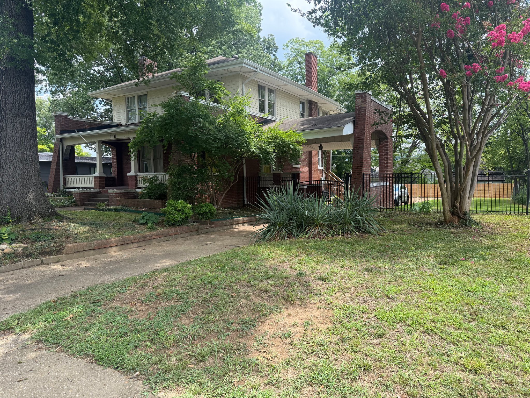 110 Morningside Dr – photo 2