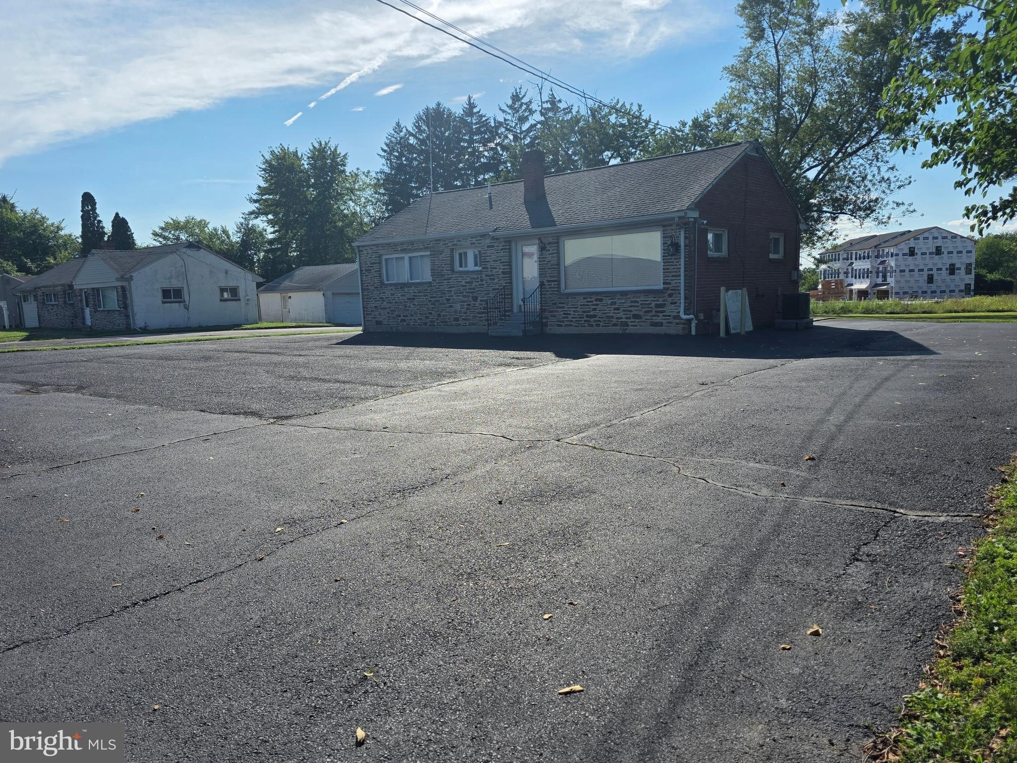 513 W Butler Ave – photo 3
