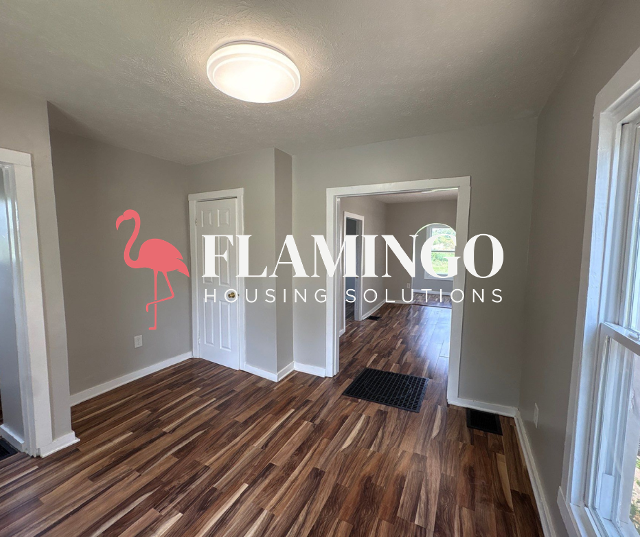 527 Smith St – photo 3
