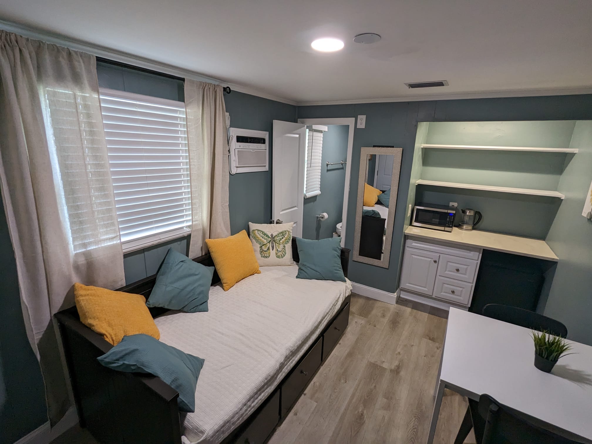4823 W Minnehaha St unit C – photo 4