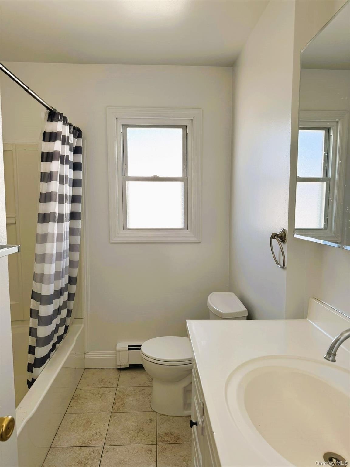 131 Roslyn Rd #1ST – photo 3