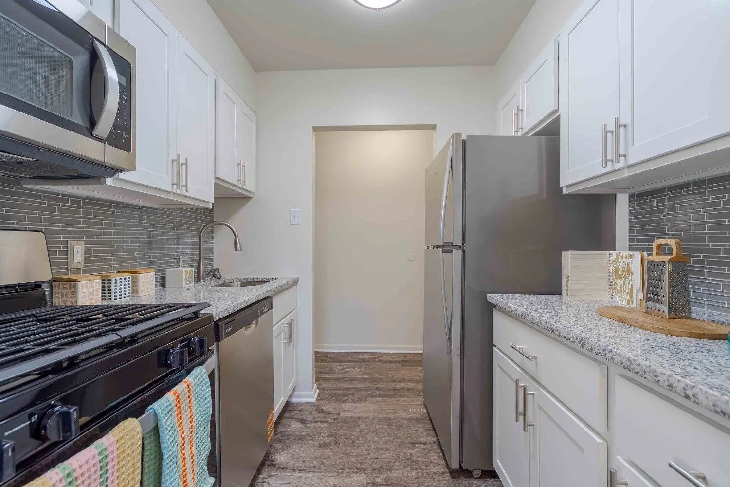 Ridgeview Apartment Homes – photo 1
