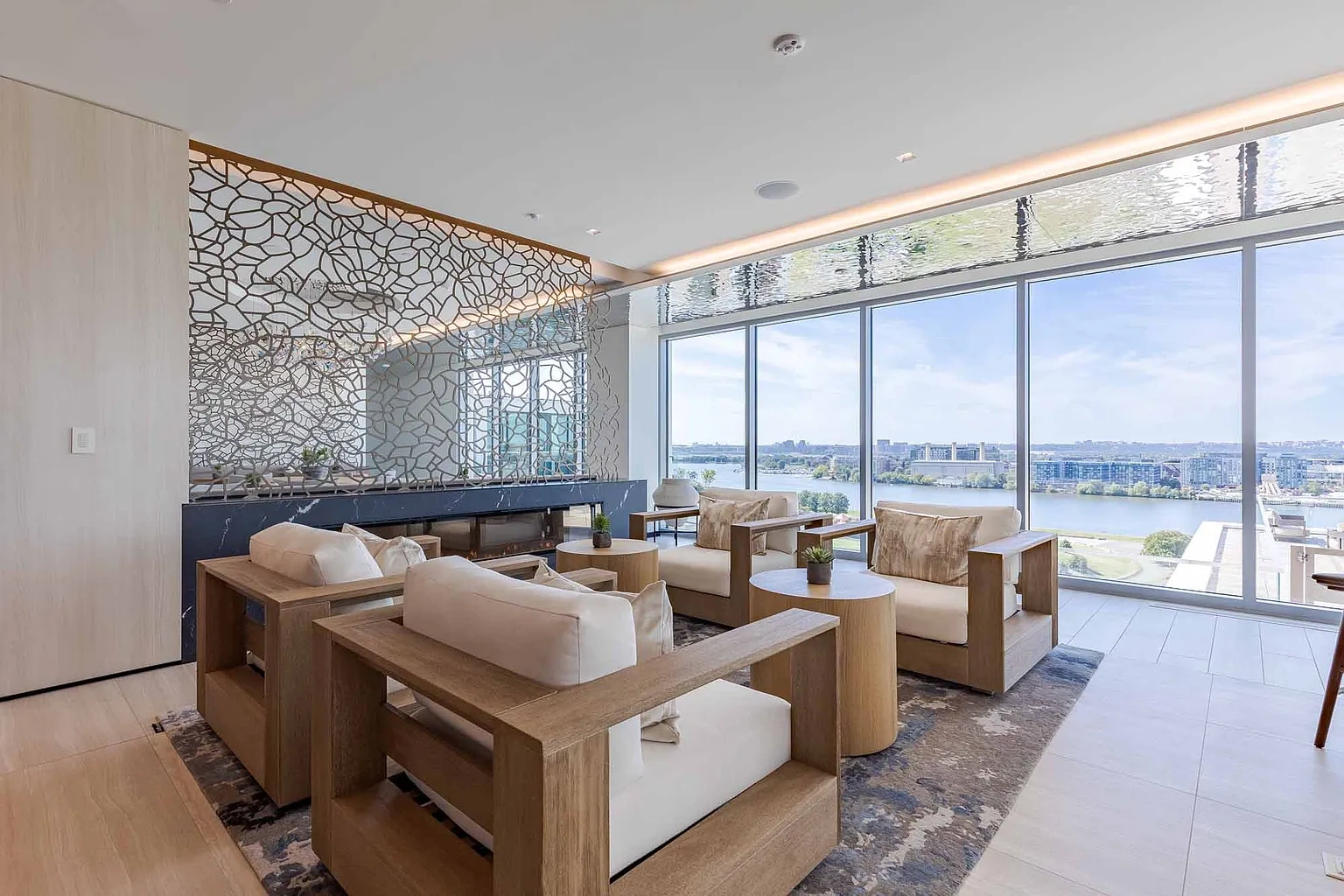 Stratos at Bridge District – photo 4