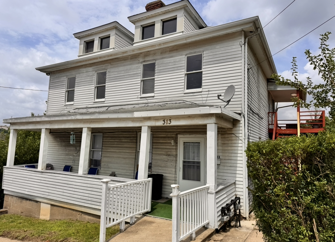 313 5th St unit 2 – photo 1