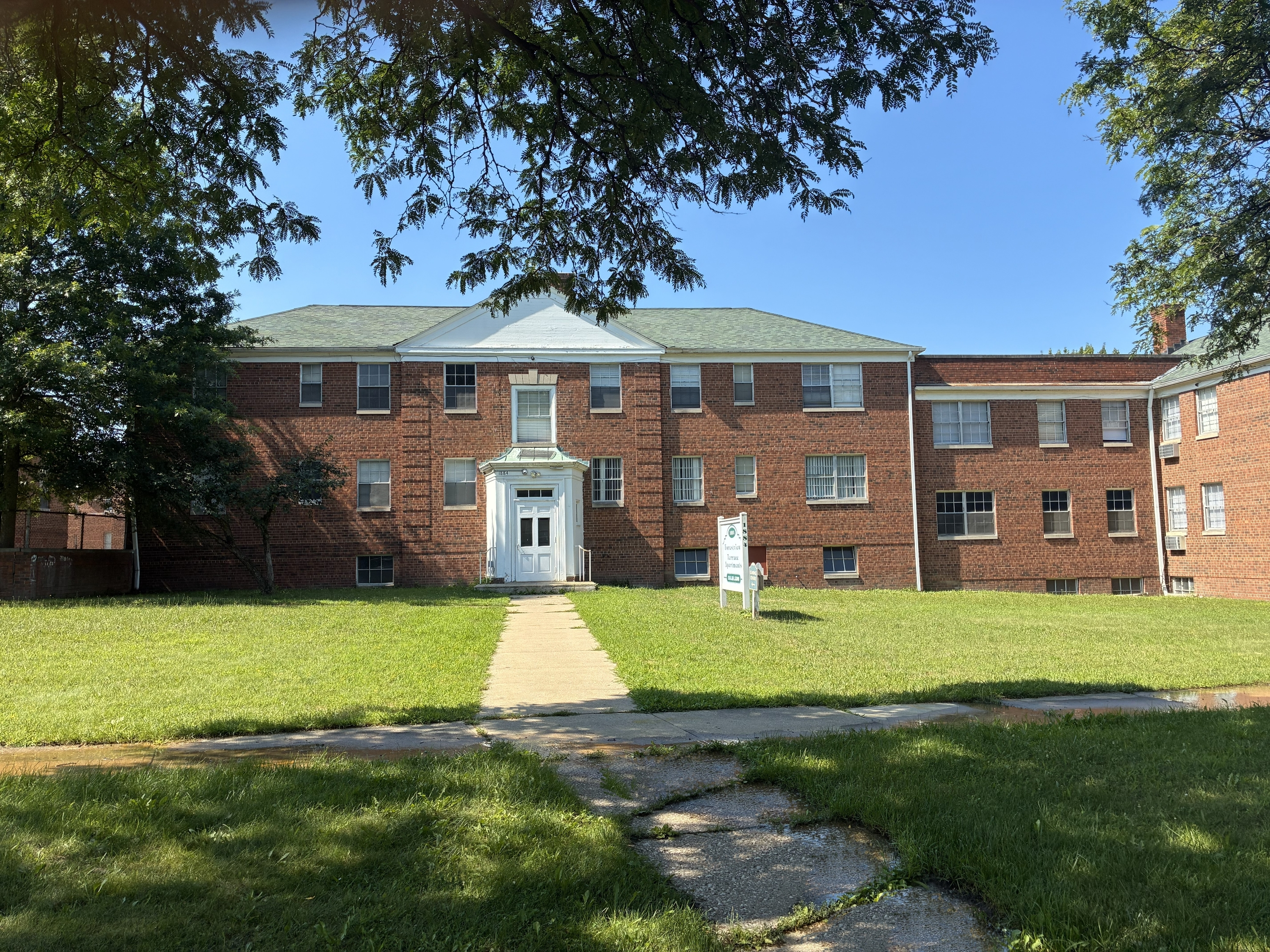 1876 Forest Hills Blvd unit BLVD-4 – photo 1