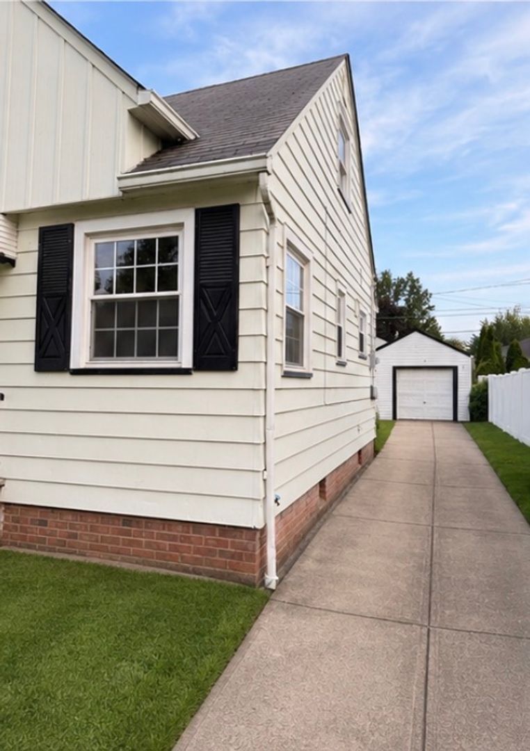 5503 Allanwood Rd – photo 2