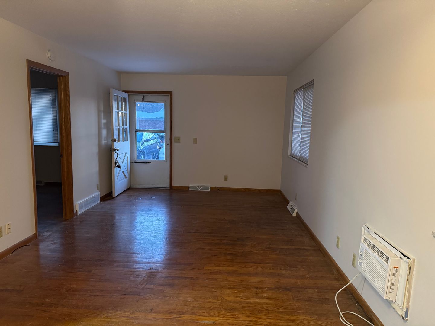 565 West Ave unit 565 West Ave #13 – photo 1