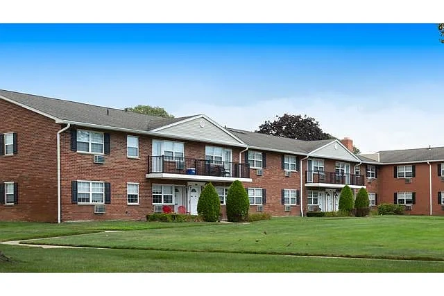 Fairfield Village at Levittown – photo 1