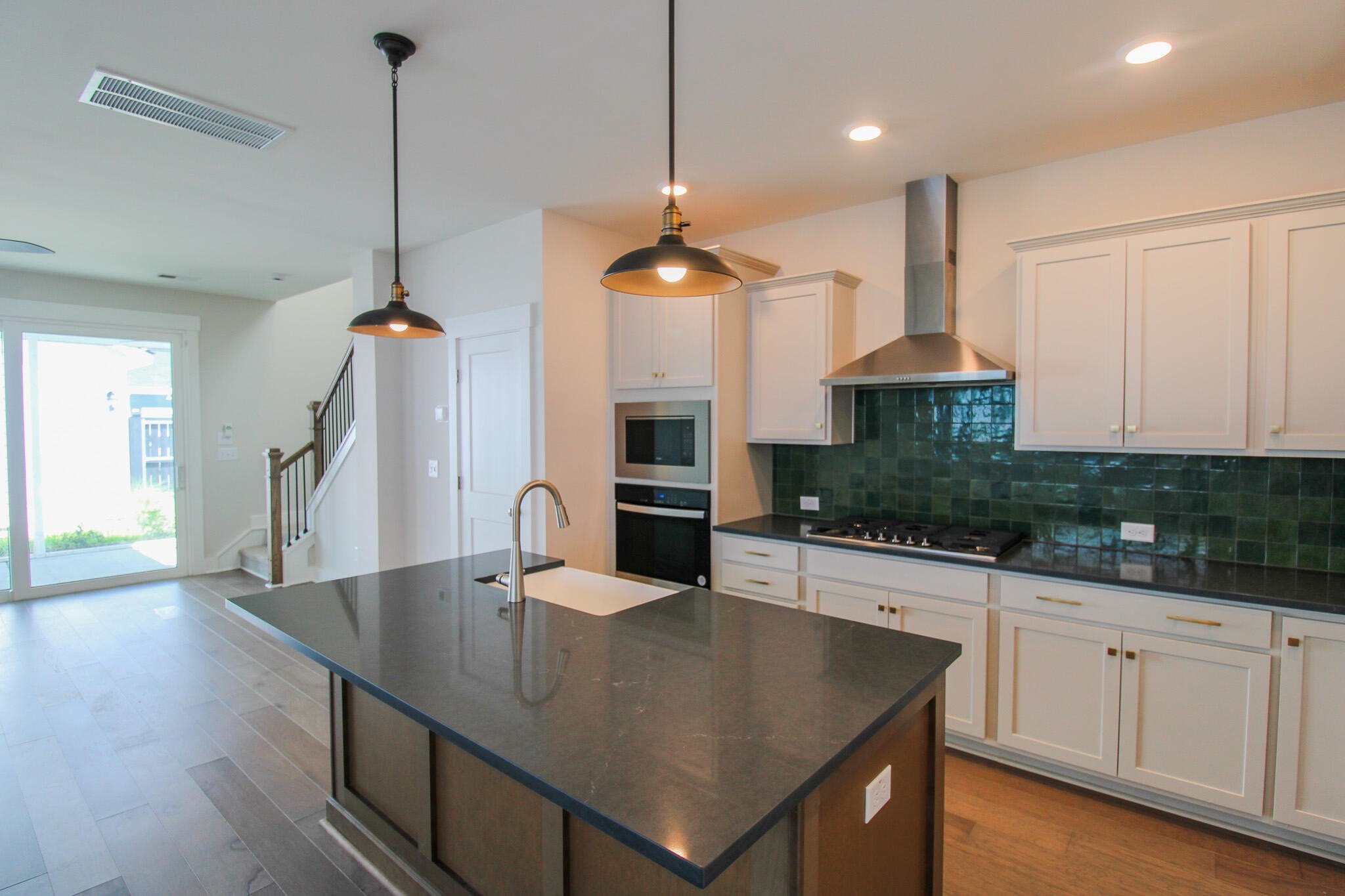 111 Crimson St – photo 4