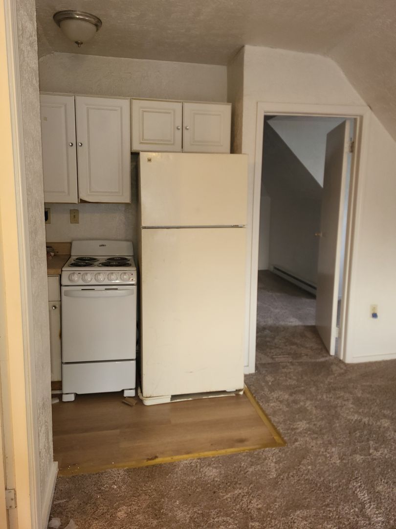 7543 Melrose St unit 3rd Floor – photo 4